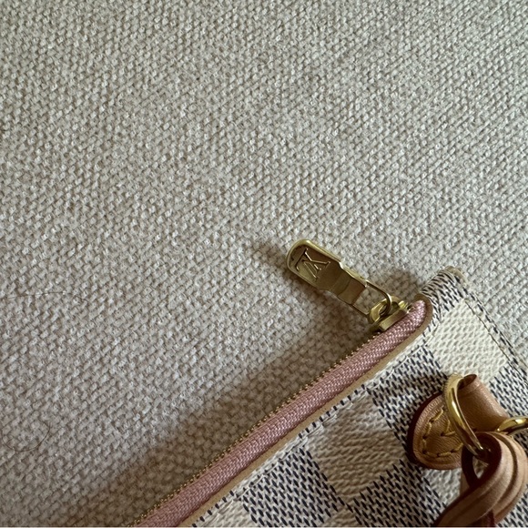 Louis Vuitton Pochette - Picture 4 of 9